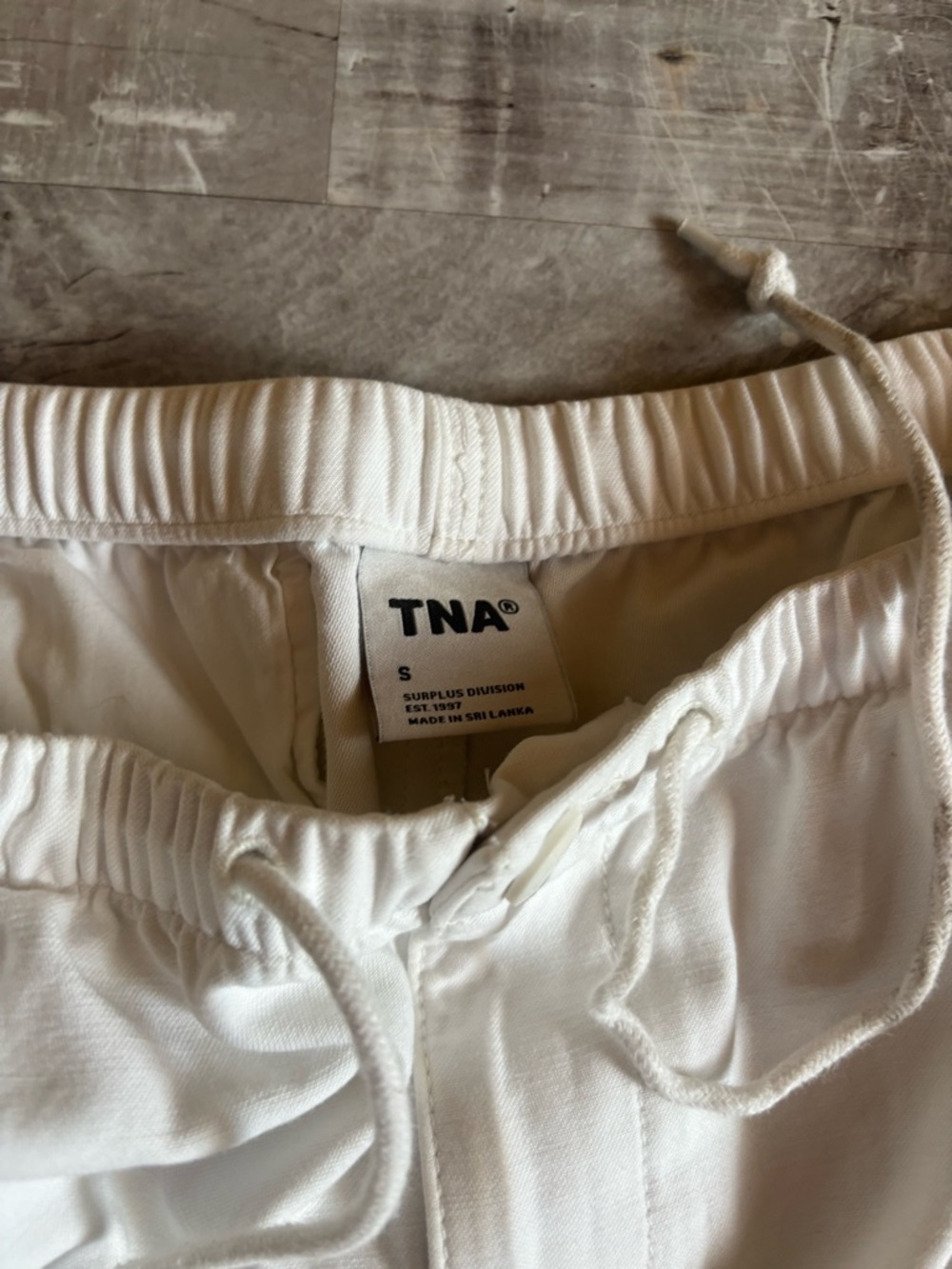 TNA Off-White Elastic Waist Drawstring Joggers